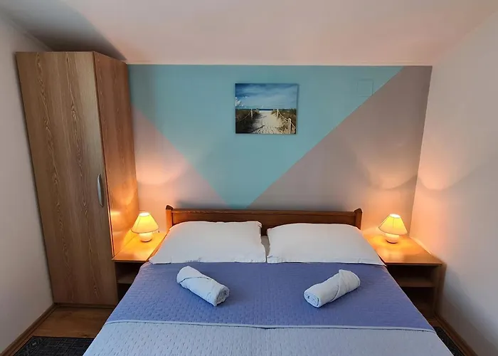 Camp Krka בית הארחה לוזובאק