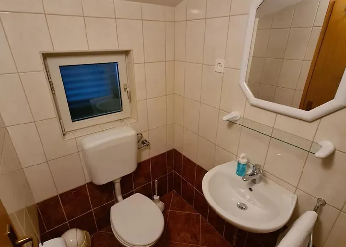 Camp Krka בית הארחה לוזובאק