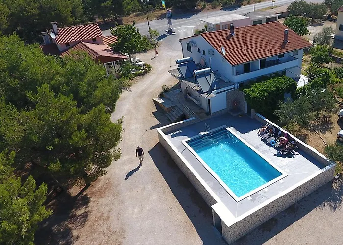 בית הארחה Camp Krka לוזובאק